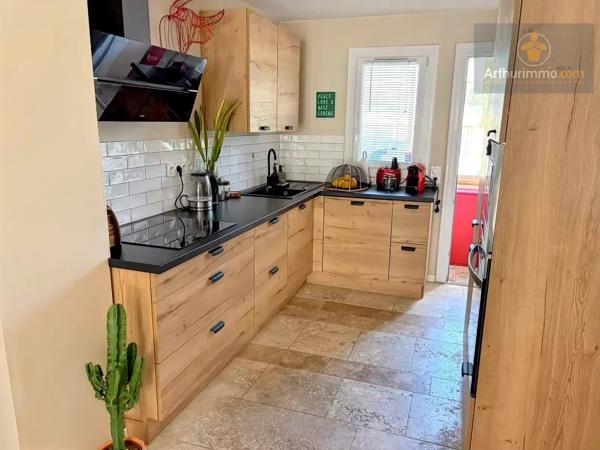 Vente                                                      Appartement
                        
                     3 pièces                      60 m2                     à Six-Fours-les-Plages
