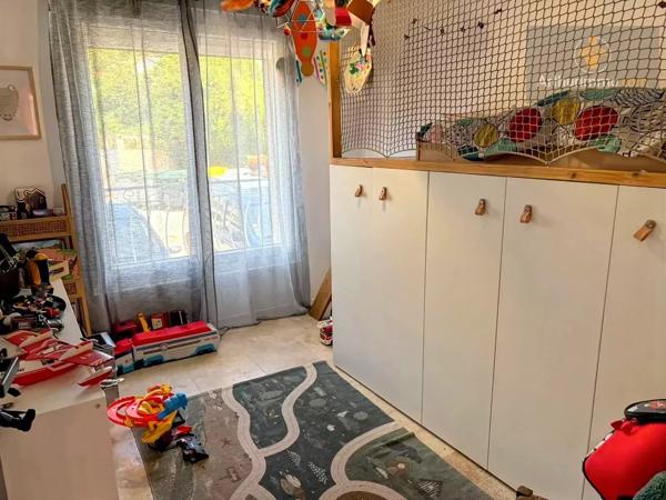 Vente                                                      Appartement
                        
                     3 pièces                      60 m2                     à Six-Fours-les-Plages