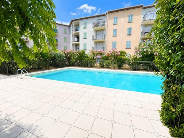 Vente                                                      Appartement
                        
                     2 pièces                      32 m2                     à Le Luc