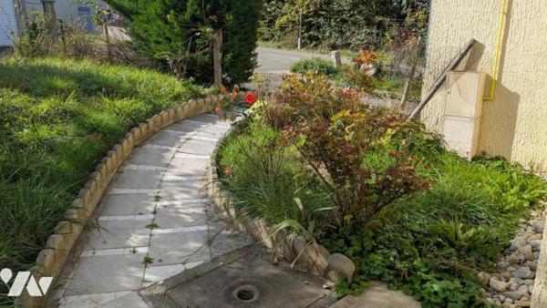 Maison de type 4 p + cuisine et garage accolé sur 448 m² de terrain 