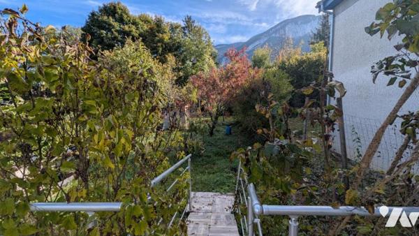 Maison de type 4 p + cuisine et garage accolé sur 448 m² de terrain 