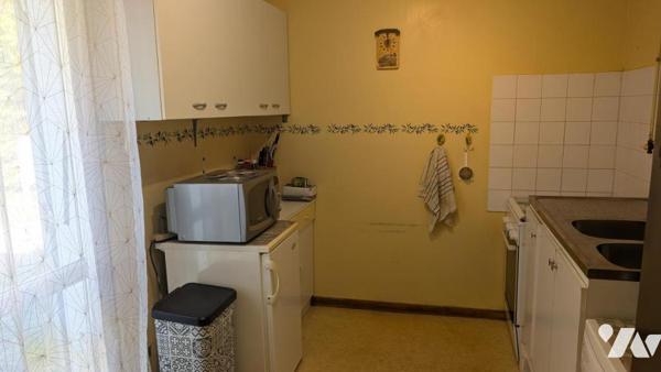 Maison de type 4 p + cuisine et garage accolé sur 448 m² de terrain 