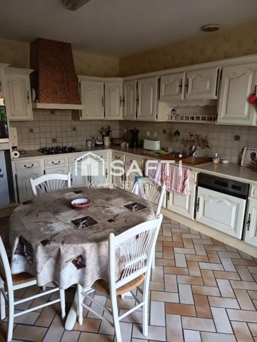 belle propriété calme avec terrasse et garage pouvant accueil des vacanciers en maison d'hôtes si c'est votre projet