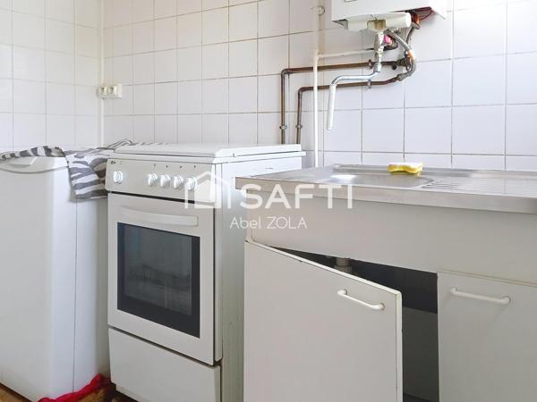 Appartement 2 pièces avec un séjour, une chambre, une cuisine, un WC, une cave.