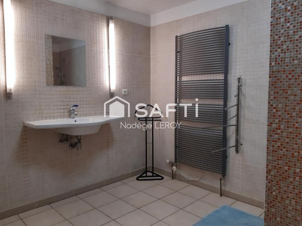 Lot de 5 appartements, atelier, terrasses.