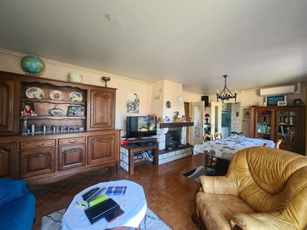Charmante maison 4 pièces à vendre à Biesles - Un havre de paix à rafraîchir !
