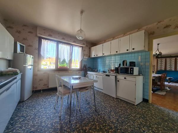 Charmante maison 4 pièces à vendre à Biesles - Un havre de paix à rafraîchir !