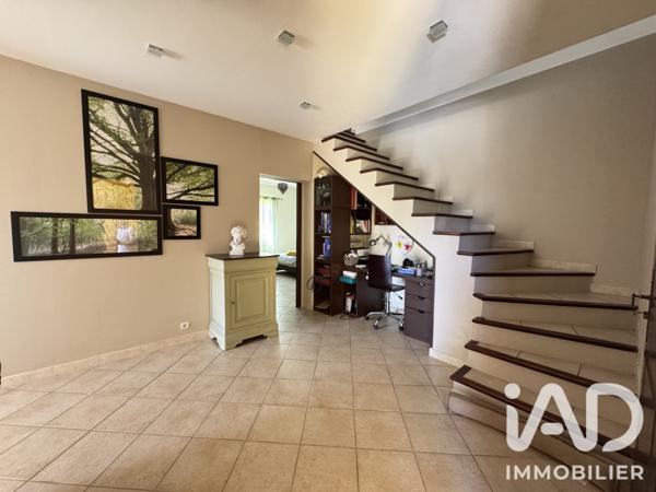 Maison à vendre 6 pièces 140 m² Camaret-sur-Aigues
