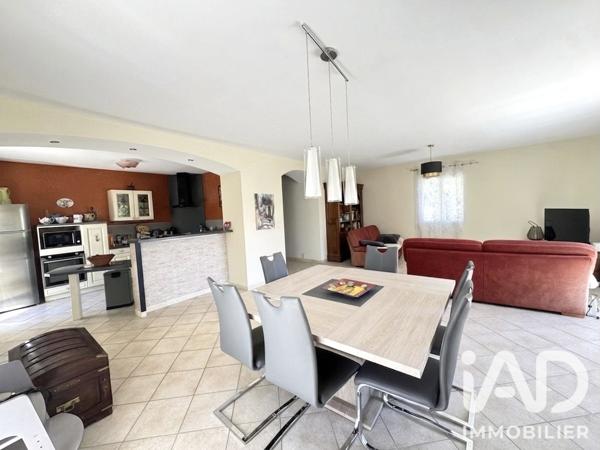 Maison à vendre 6 pièces 140 m² Camaret-sur-Aigues