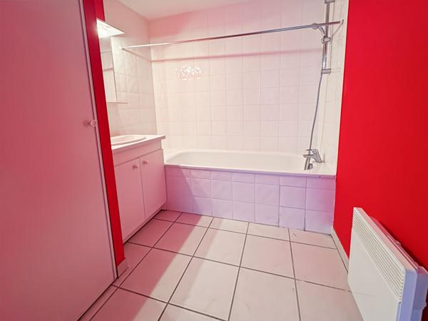 Charmant appartement 2 pièces à Bordeaux, secteur Bassins à Flots