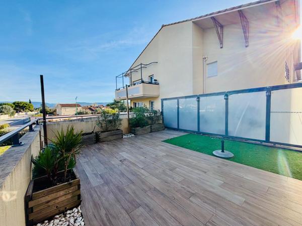 Le Muy T3 avec terrasse-garage-piscine et parking