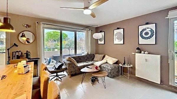 Le Muy T3 avec terrasse-garage-piscine et parking