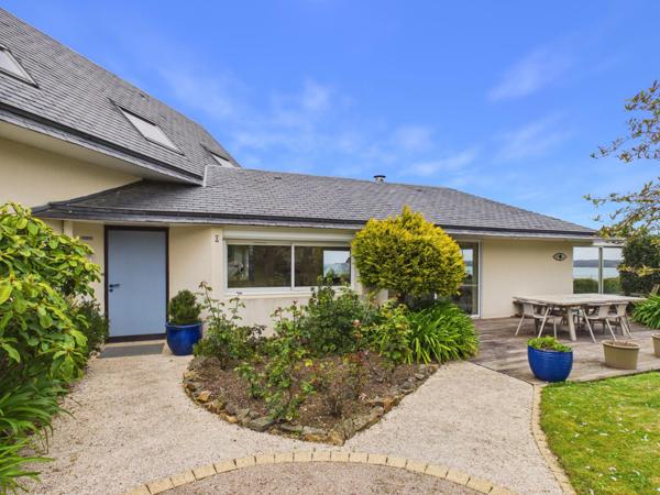 Carantec – Maison d’exception avec vue mer imprenable et studio indépendant