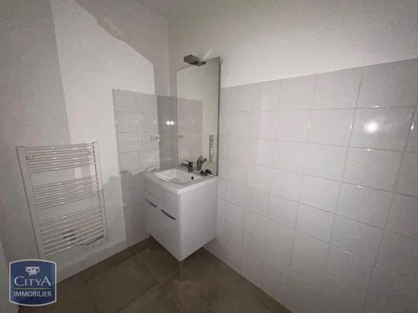 Appartement à louer 1 pièce 27.99m² Saint-Étienne (42000)