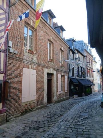Immeuble de rapport à vendre à Honfleur dans le Calvados (14600), ref : HO 860