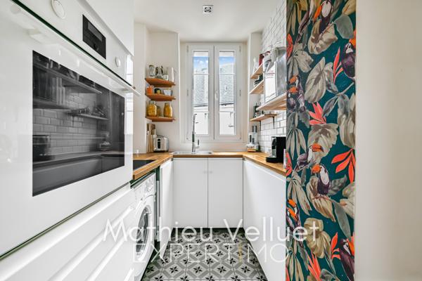 Paris (75018) Piscine Amiraux, T2 traversant de 38.57m2 carrez au 6ème avec asc.