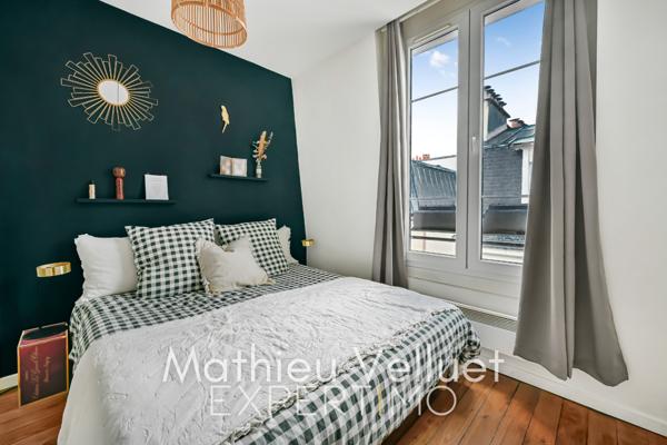 Paris (75018) Piscine Amiraux, T2 traversant de 38.57m2 carrez au 6ème avec asc.