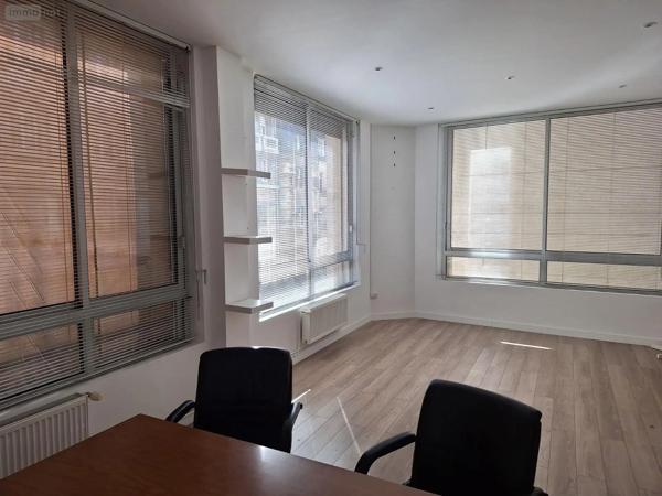 Location - Fonds et/ou murs commerciaux Reims 51100 4 pièces 76 m 2