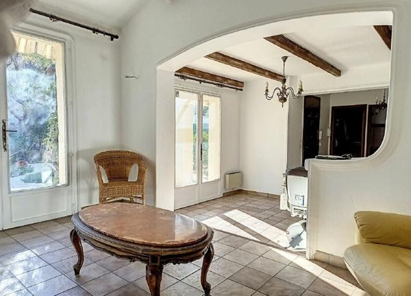 Maison à vendre    5 pièces •    Saint-Raphaël