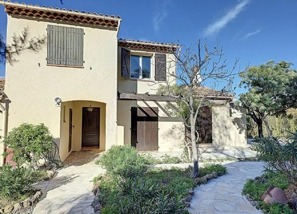 Maison à vendre    5 pièces •    Saint-Raphaël