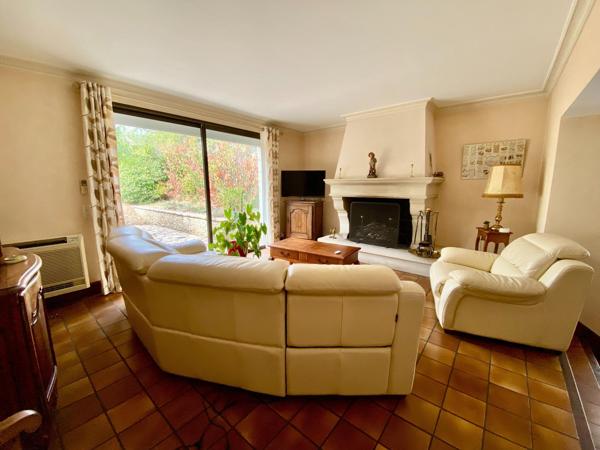 Maison 140m² avec jardin, garages et locaux professionnels
