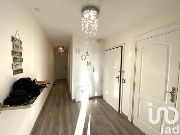 Appartement 4 pièces de 90 m² à Hem (59510)