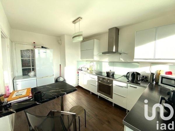 Appartement 4 pièces de 90 m² à Hem (59510)