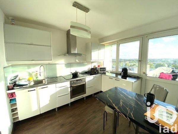 Appartement 4 pièces de 90 m² à Hem (59510)