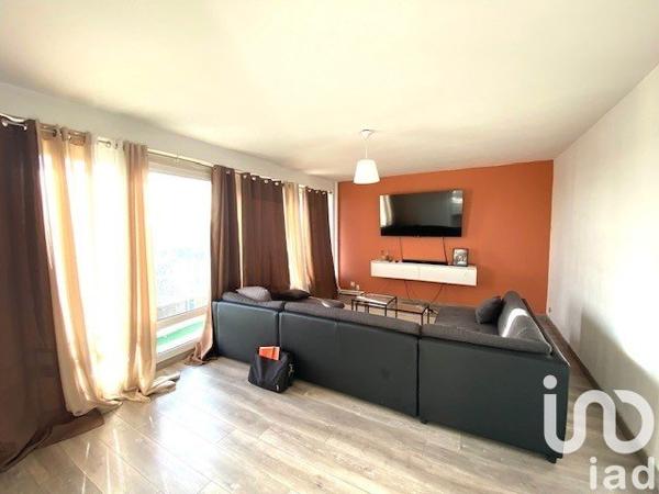 Appartement 4 pièces de 90 m² à Hem (59510)