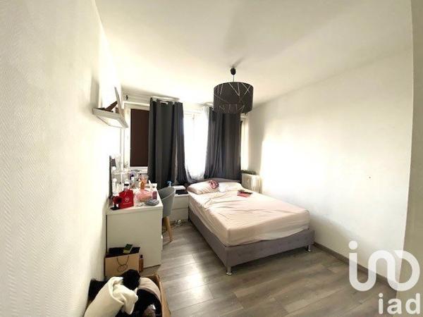 Appartement 4 pièces de 90 m² à Hem (59510)