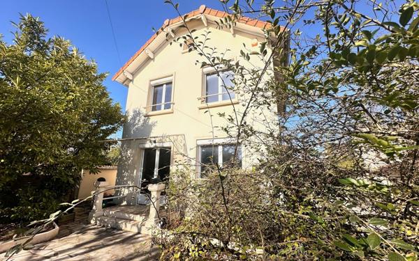 Maison à vendre    6 pièces • 140 m2 Saint-Maur-des-Fossés