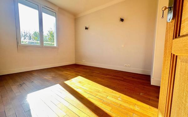 Maison à vendre    6 pièces • 140 m2 Saint-Maur-des-Fossés