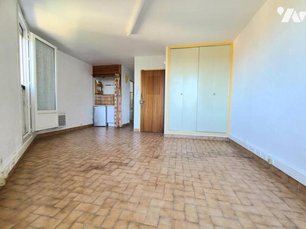 A PONT SAINT ESPRIT, A DEUX PAS DES COMMERCES STUDIO 26M² 