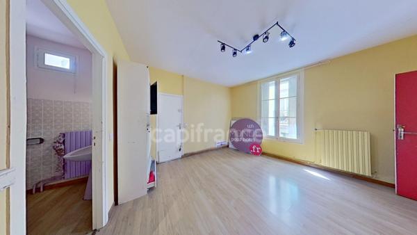 Local commercial 106 m² + 50 m² annexe – Emplacement stratégique à Amélie-les-Bains (66)