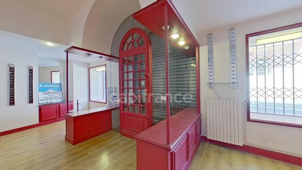 Local commercial 106 m² + 50 m² annexe – Emplacement stratégique à Amélie-les-Bains (66)