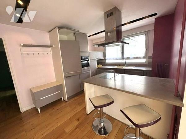 NEUILLY SUR SEINE - PONT NEUILLY - RUE YBRY - 4 PIECES. 80 m². 