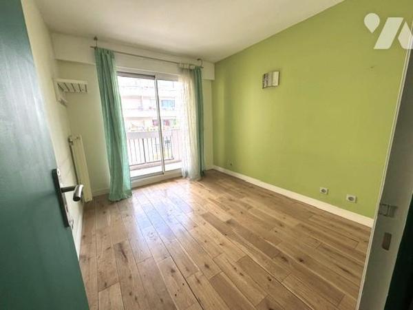 NEUILLY SUR SEINE - PONT NEUILLY - RUE YBRY - 4 PIECES. 80 m². 