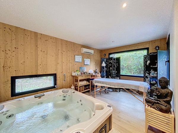 MAISON NANTES 7 CHAMBRES BORDS DE SEVRE GARAGE TERRAIN ARBORE COMMERCES ET BUSWAY