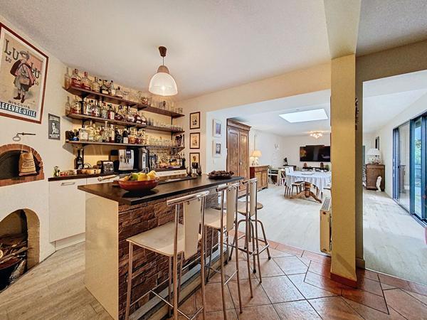 MAISON NANTES 7 CHAMBRES BORDS DE SEVRE GARAGE TERRAIN ARBORE COMMERCES ET BUSWAY