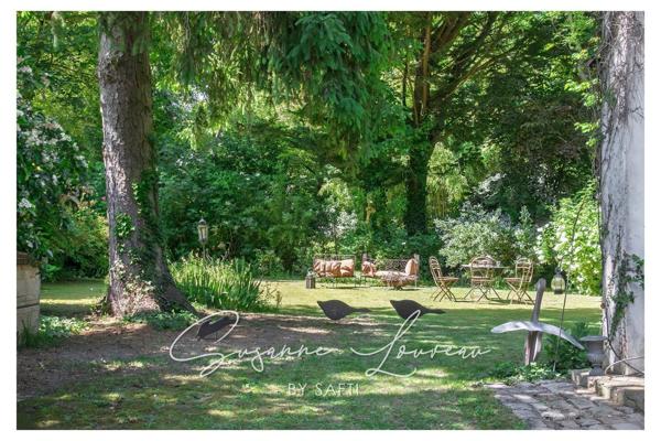 Une maison en pierre pleine de charme… avec un jardin que l’on n’attend pas