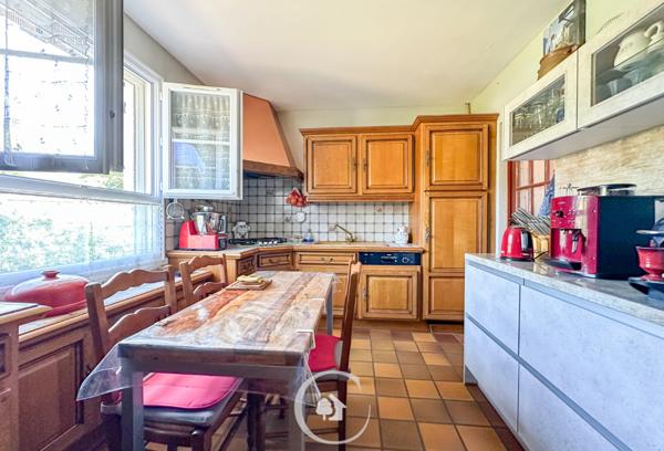 Artigues-près-Bordeaux (33370) JOLIE LANDAISE T4 - 3 CHAMBRES - PISCINE