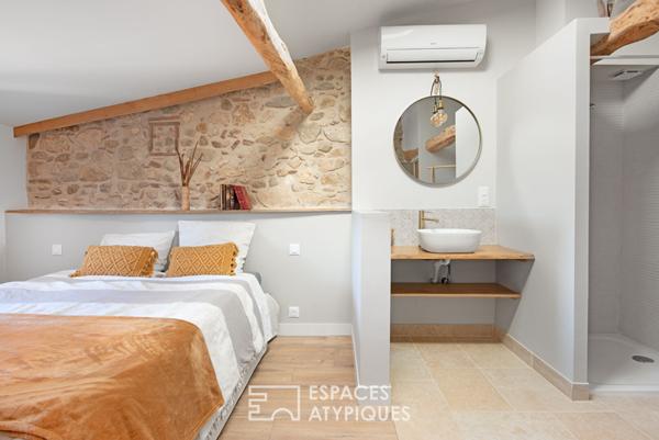 Maison de ville au charme indéniable et son jardin