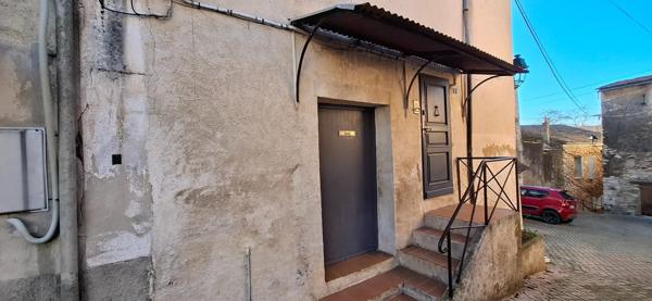 A saisir maison de village en centre ville. Idéal pour primo accédant(s)