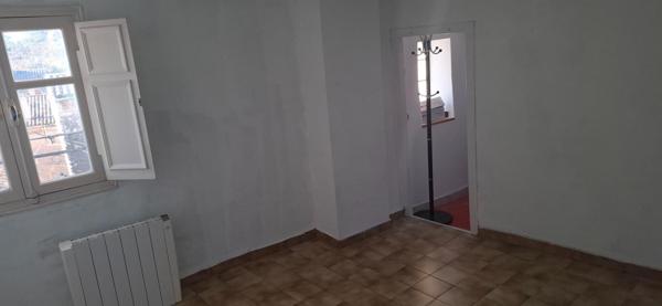 A saisir maison de village en centre ville. Idéal pour primo accédant(s)