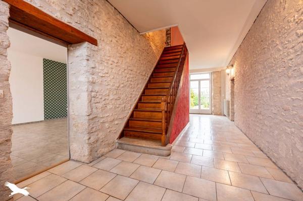 Maison à vendre 259 000 € Mehun-sur-Yèvre 6 p 210 m² DPE D