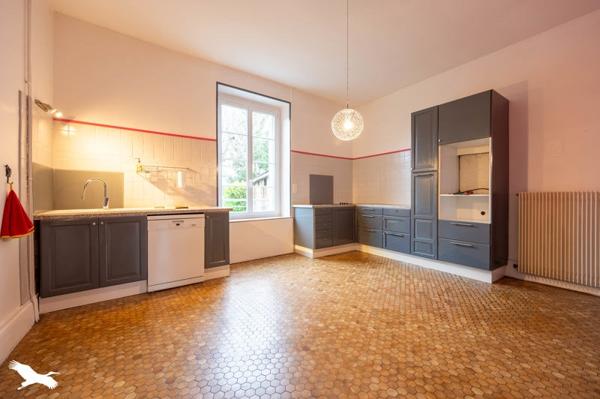 Maison à vendre 259 000 € Mehun-sur-Yèvre 6 p 210 m² DPE D