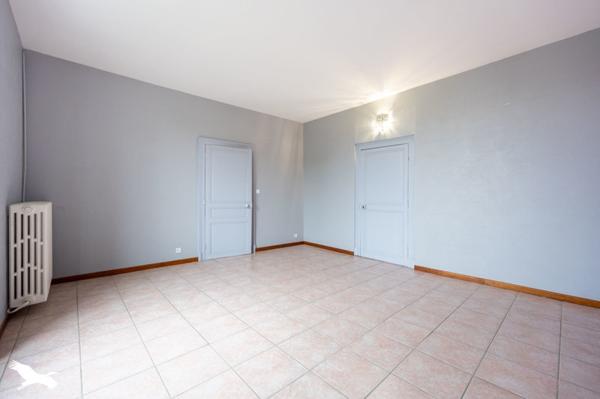 Maison à vendre 259 000 € Mehun-sur-Yèvre 6 p 210 m² DPE D