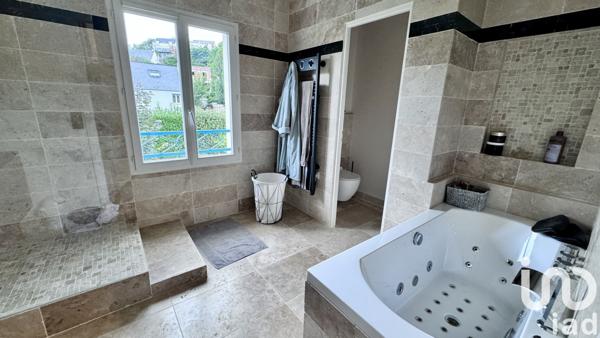 Maison à vendre 8 pièces 214 m² Chatou