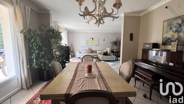 Maison à vendre 8 pièces 214 m² Chatou