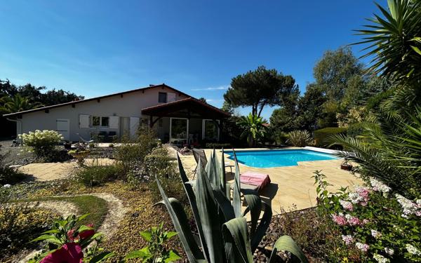 Maison à vendre    5 pièces •  Aire-sur-l'Adour
